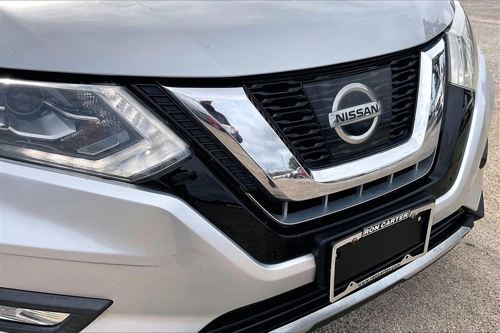 Used 2017 Nissan Rogue SL w/ SL Premium Package image 34