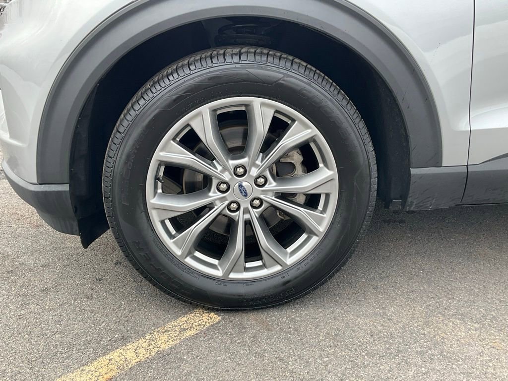 Certified 2022 Ford Explorer XLT w/ Equipment Group 202A image 23