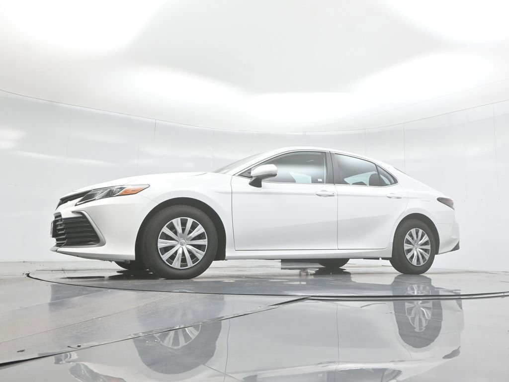 Used 2023 Toyota Camry LE image 29