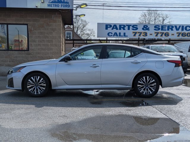 Used 2024 Nissan Altima 2.5 SV FWD image 7