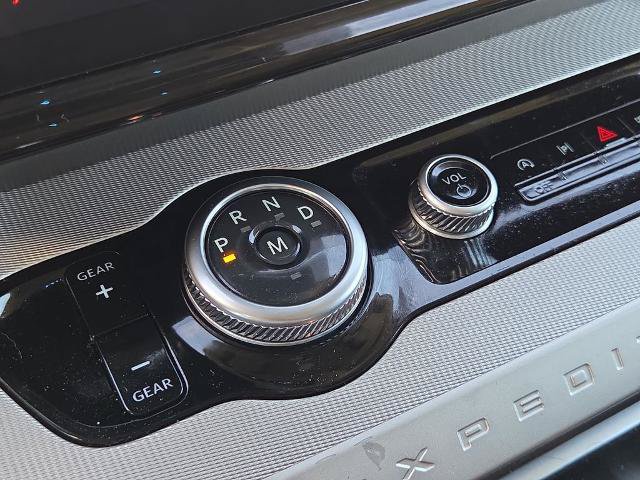 Certified 2025 Ford Expedition Active AWD/4WD image 27