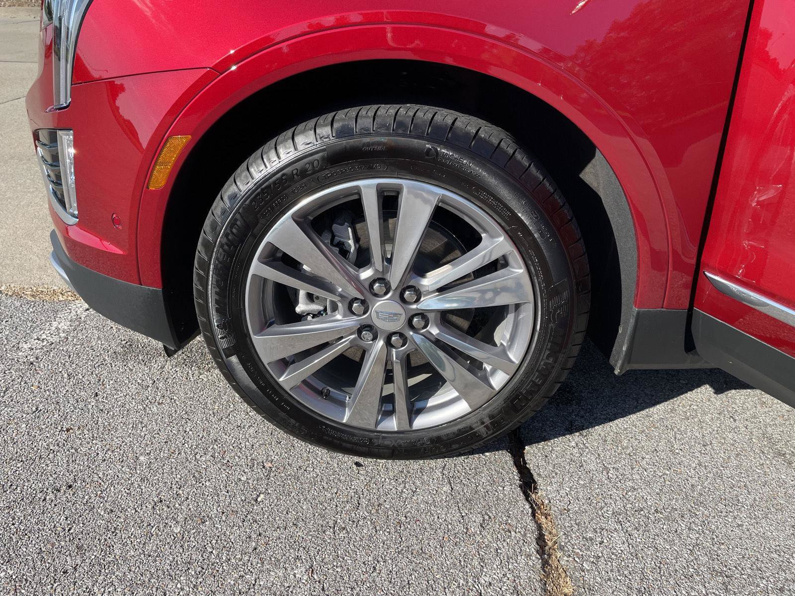 Used 2025 Cadillac XT5 Premium Luxury w/ Technology Package AWD/4WD image 10