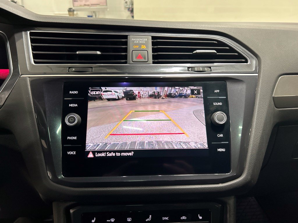 Used 2022 Volkswagen Tiguan SE R-Line AWD/4WD image 20