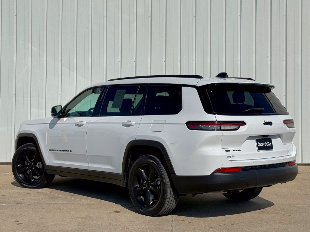 Used 2021 Jeep Grand Cherokee L Laredo AWD/4WD image 4