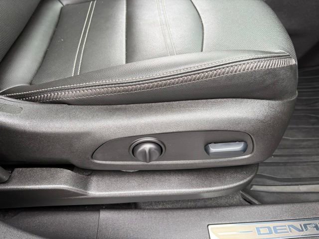 Used 2024 GMC Terrain Denali w/ Denali Premium Package AWD/4WD image 37