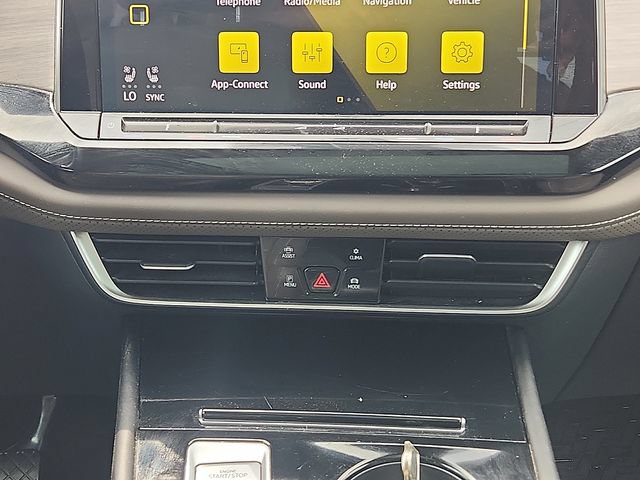 Used 2024 Volkswagen Atlas SEL AWD/4WD image 17