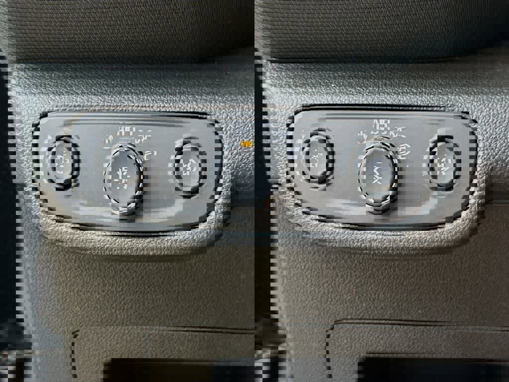 Used 2023 Chevrolet TrailBlazer LT w/ Convenience Package image 26