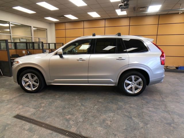 Used 2020 Volvo XC90 T6 Momentum image 2