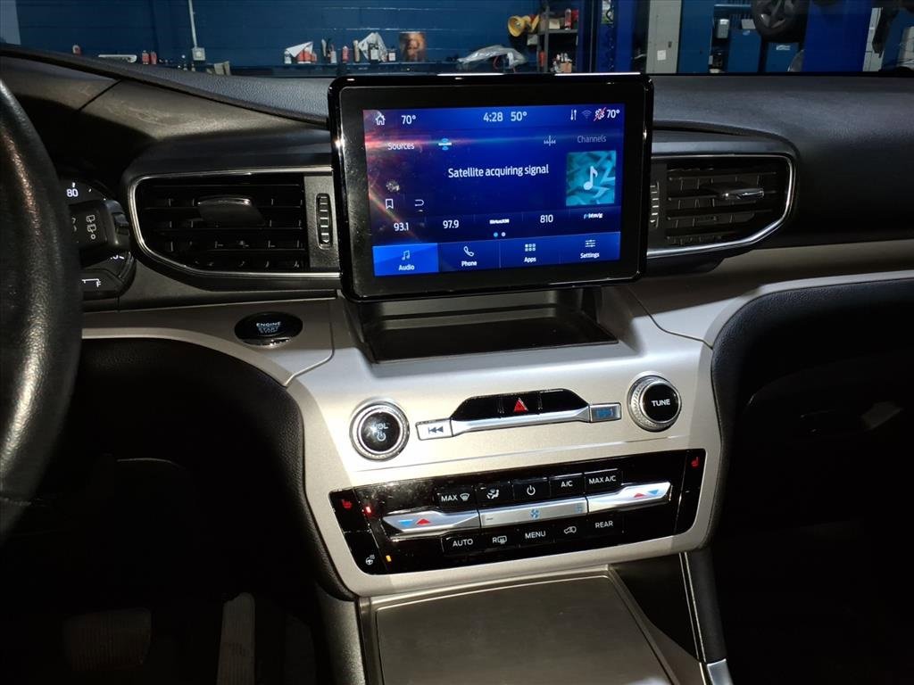 Certified 2022 Ford Explorer XLT w/ Equipment Group 202A image 16