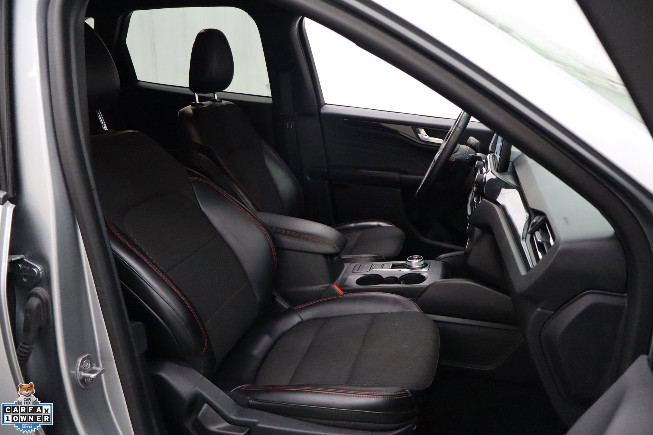 Certified 2024 Ford Escape ST-Line w/ Cold Weather Package image 29