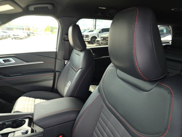 Certified 2026 Ford Explorer ST-Line w/ Premium Package RWD image 8