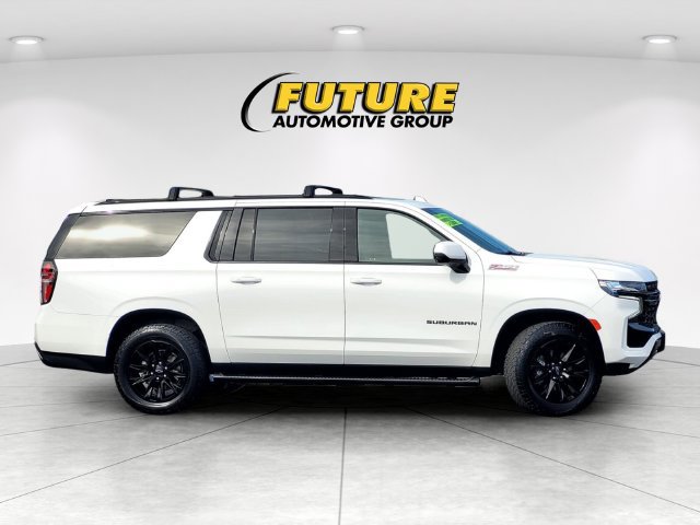 Used 2024 Chevrolet Suburban Z71 w/ Luxury Package AWD/4WD image 3