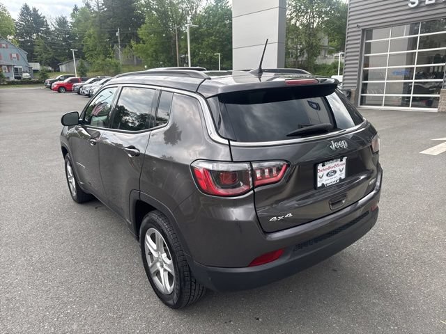 Used 2024 Jeep Compass Latitude AWD/4WD image 8