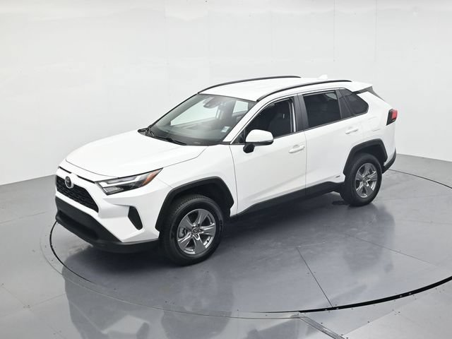 Used 2025 Toyota RAV4 XLE AWD/4WD image 42