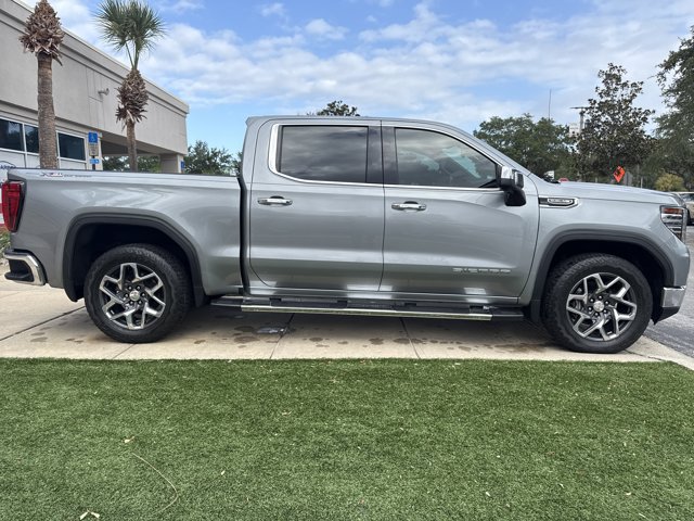 Used 2023 GMC Sierra 1500 SLT w/ SLT Premium Package AWD/4WD image 2