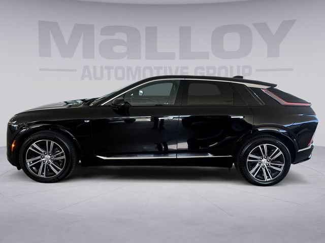 Used 2024 Cadillac Lyriq Luxury AWD/4WD image 2