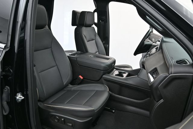 Used 2023 Chevrolet Tahoe Premier w/ Premium Package AWD/4WD image 29