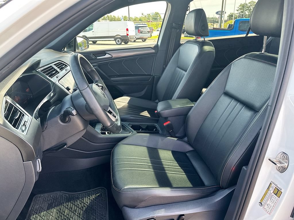 Used 2024 Volkswagen Tiguan SE R-Line FWD image 8