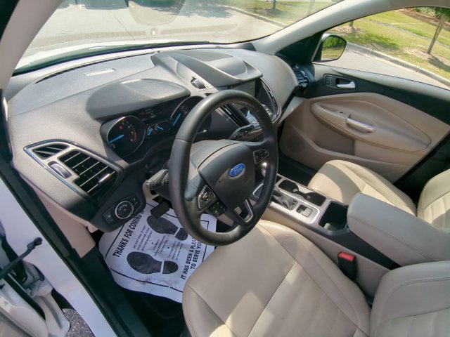 Certified 2019 Ford Escape Titanium FWD image 17
