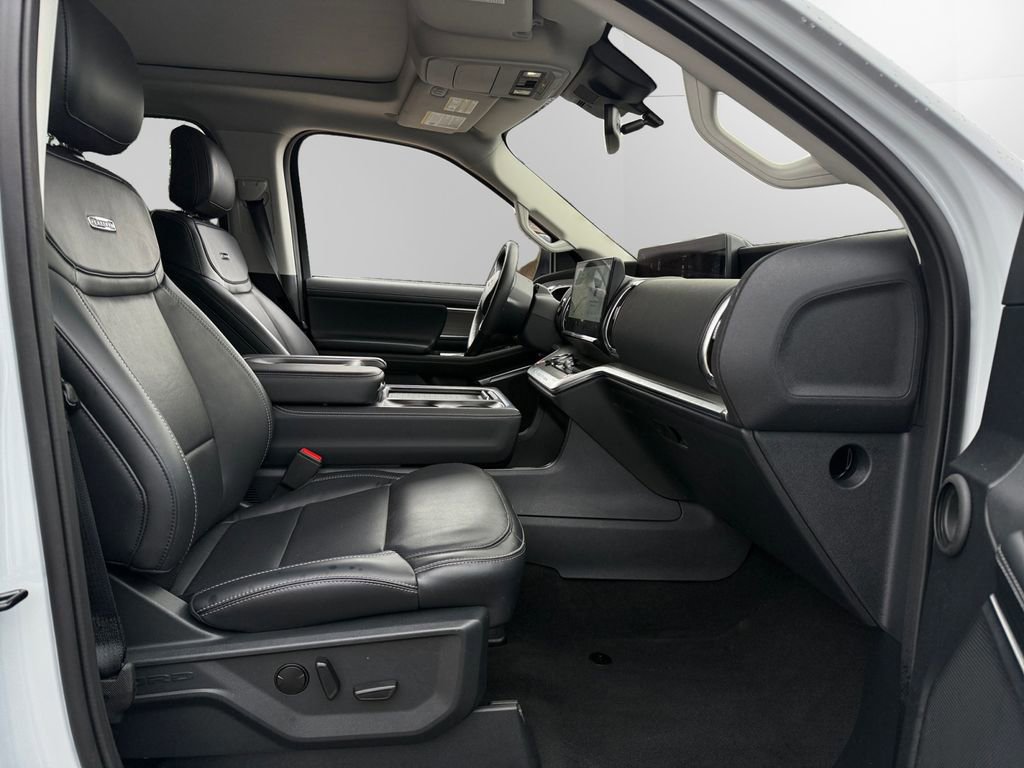 Certified 2025 Ford Expedition Max Platinum image 14