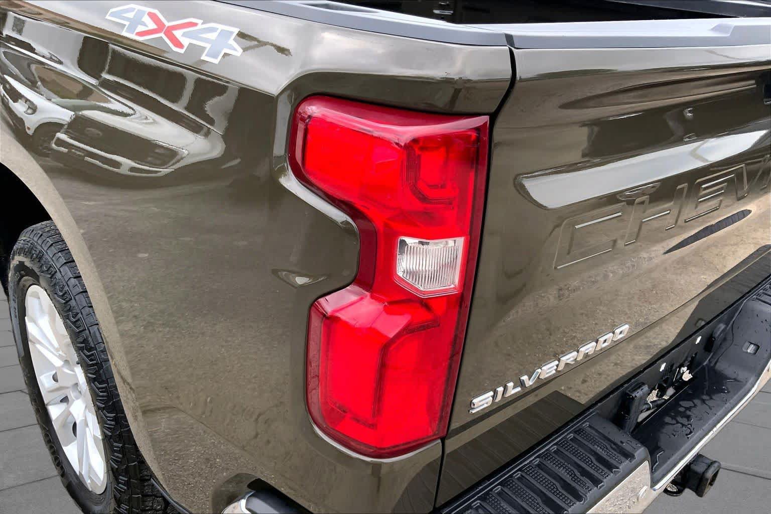 Used 2023 Chevrolet Silverado 1500 LTZ AWD/4WD image 25