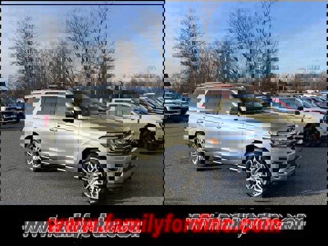 Certified 2024 Ford Expedition Limited image 1