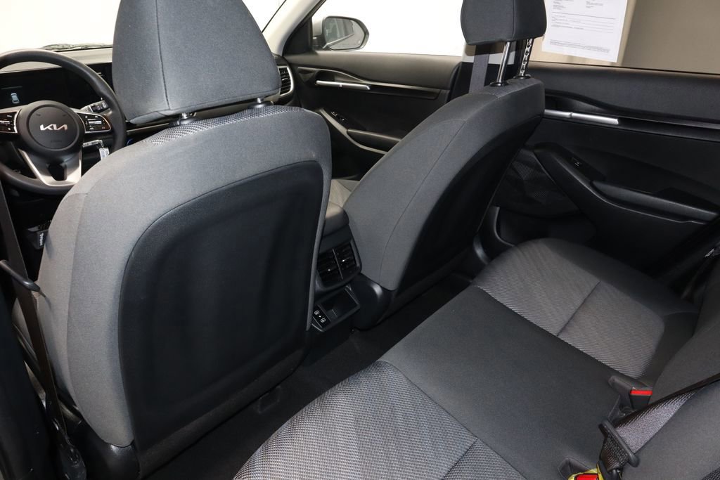 Used 2024 Kia Seltos LX image 21