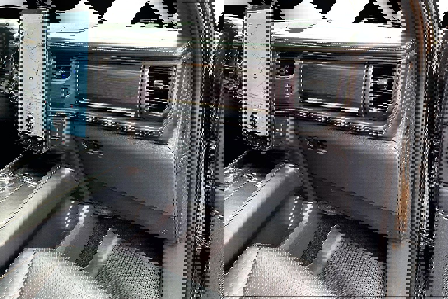 Certified 2022 Ford Expedition Platinum image 16