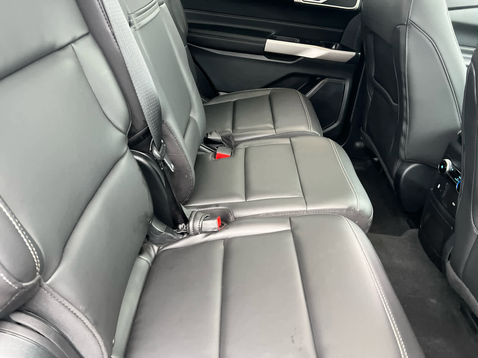 Certified 2023 Ford Explorer XLT w/ Equipment Group 202A image 39