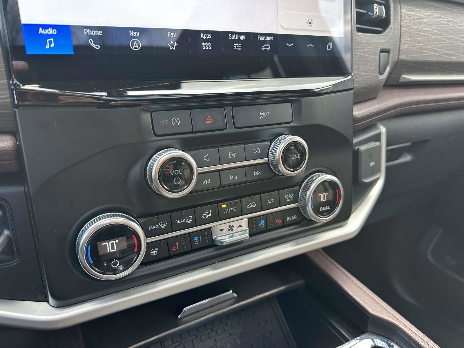 Certified 2024 Ford Expedition Max Limited AWD/4WD image 24