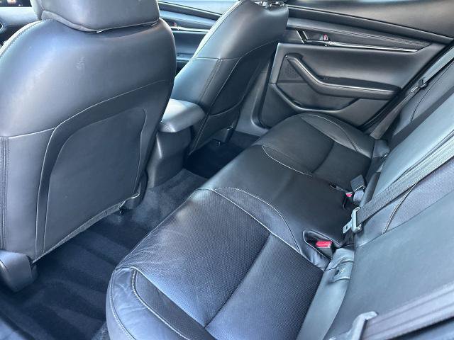 Used 2020 MAZDA MAZDA3 Hatchback w/ Premium Package FWD image 11