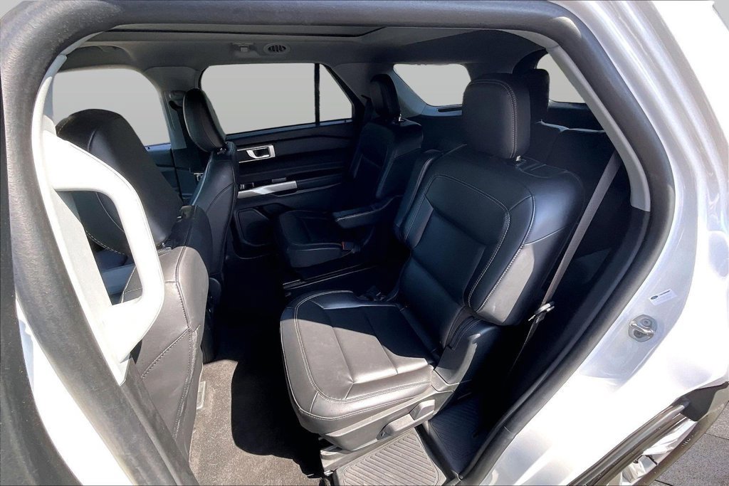 Certified 2023 Ford Explorer XLT w/ Equipment Group 202A RWD image 26