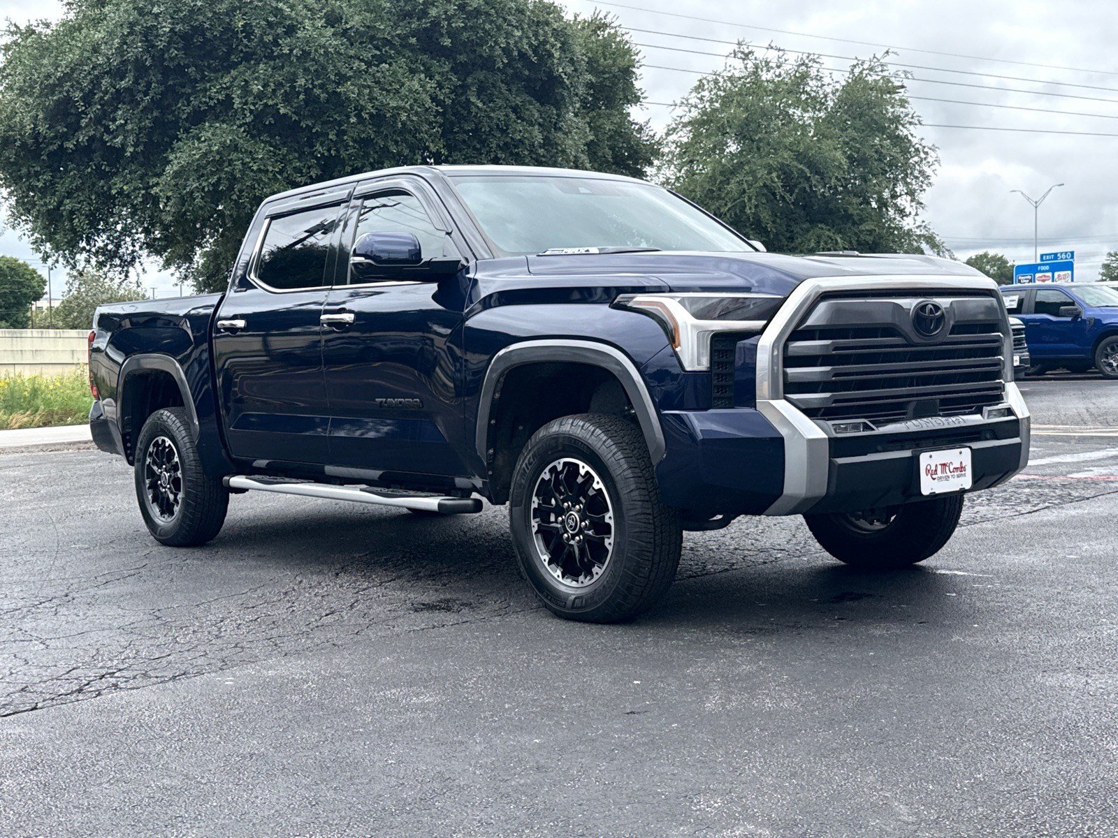 Used 2023 Toyota Tundra Limited w/ Power Package AWD/4WD image 4