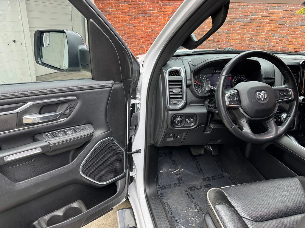 Used 2023 RAM 1500 Laramie AWD/4WD image 9