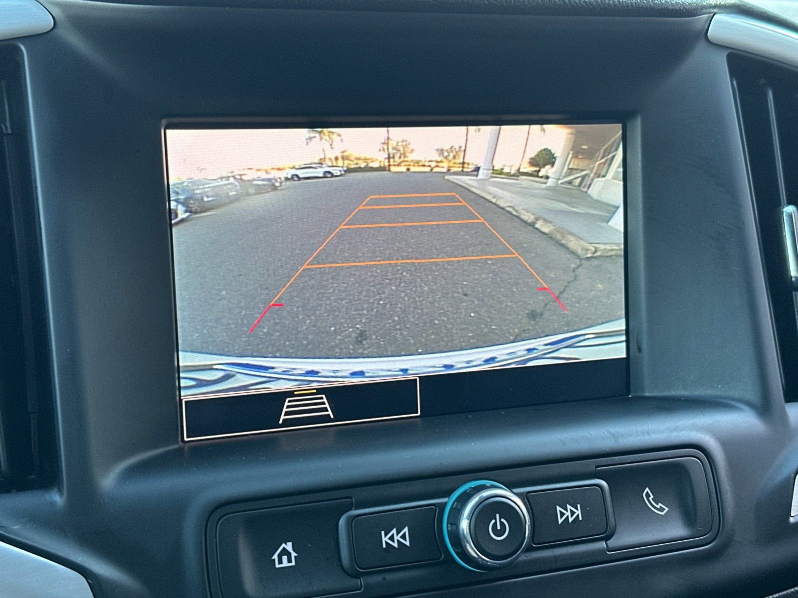 Used 2024 GMC Terrain SLE image 18