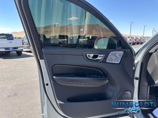 Used 2018 Volvo XC60 T6 Inscription w/ Luxury Seat Package AWD/4WD image 11