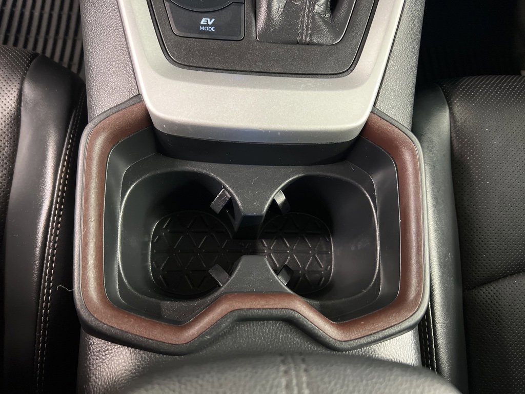 Used 2021 Toyota RAV4 Limited image 16