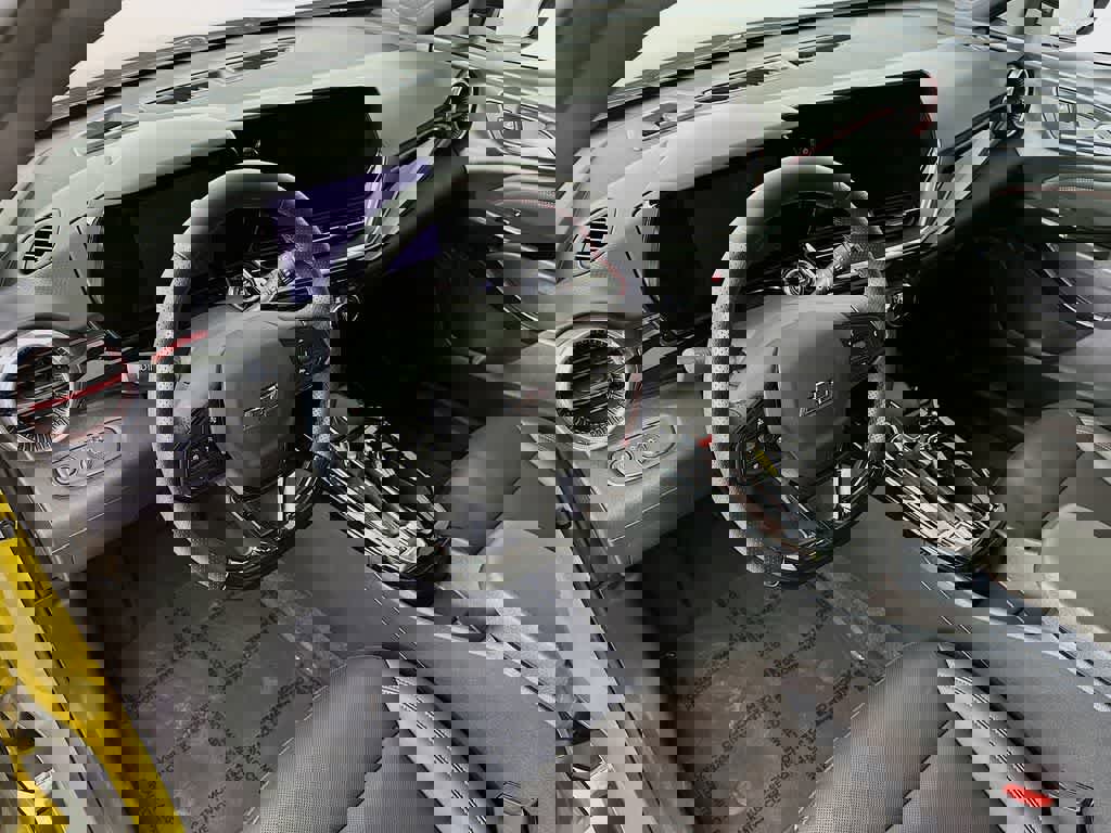 Used 2024 Chevrolet Trax RS w/ Sunroof Package image 2