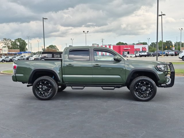 Used 2022 Toyota Tacoma TRD Off-Road w/ Technology Package AWD/4WD image 3