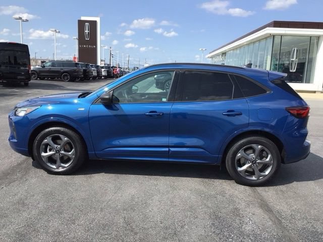 Certified 2023 Ford Escape ST-Line w/ Tech Pack #1 AWD/4WD image 6