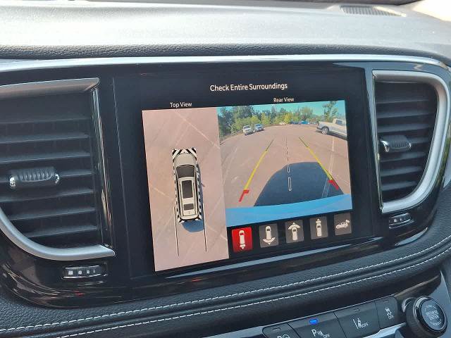 Used 2024 Chrysler Pacifica Limited FWD image 21