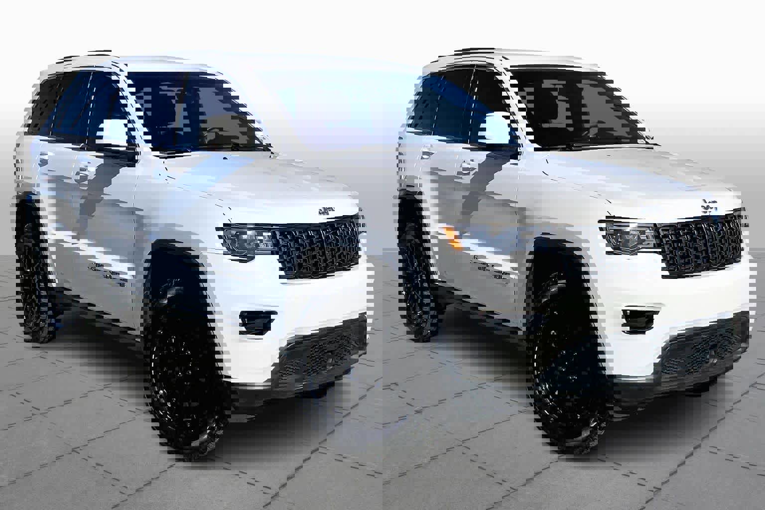 Used 2022 Jeep Grand Cherokee Laredo E w/ Security & Convenience Group image 2