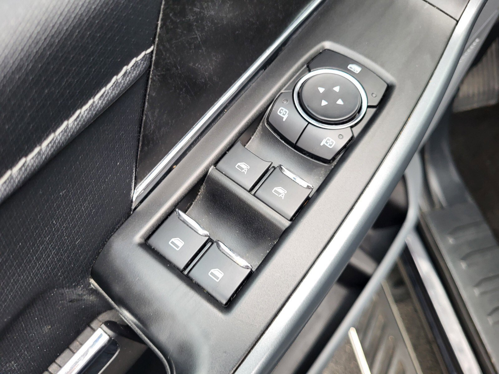 Certified 2022 Ford F150 XLT w/ Equipment Group 302A High image 18