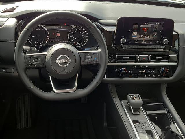 Used 2025 Nissan Pathfinder SV FWD image 19