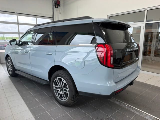 Certified 2025 Ford Expedition Active AWD/4WD image 4