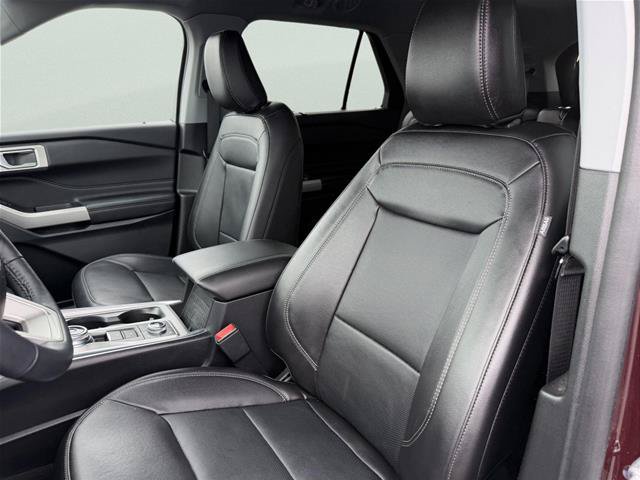 Certified 2023 Ford Explorer Limited w/ Equipment Group 301A AWD/4WD image 11
