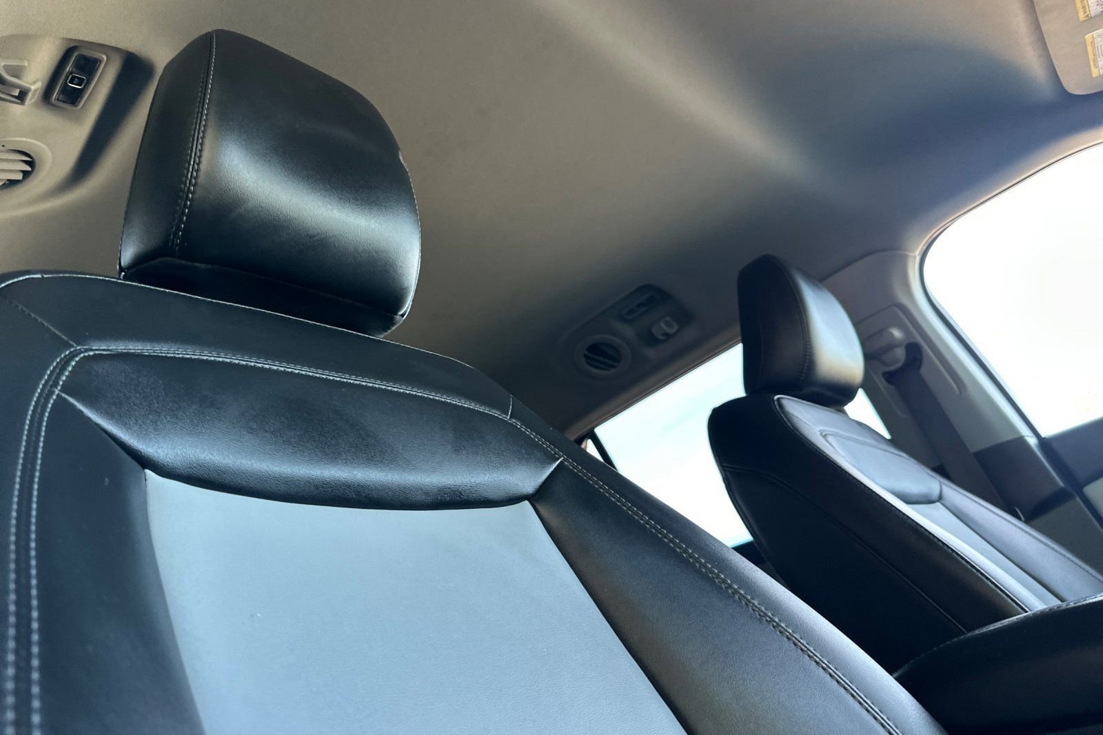 Certified 2022 Ford Explorer XLT w/ Equipment Group 202A image 21