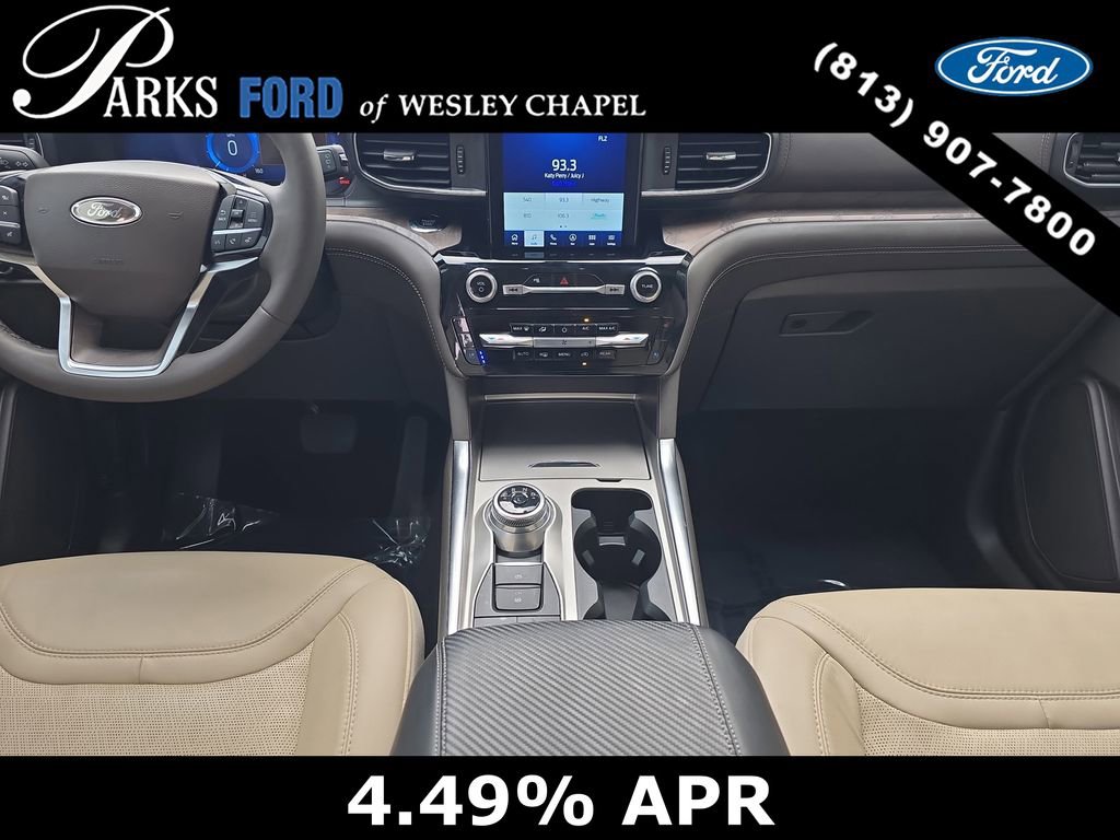 Certified 2024 Ford Explorer Platinum w/ Technology Package AWD/4WD image 13