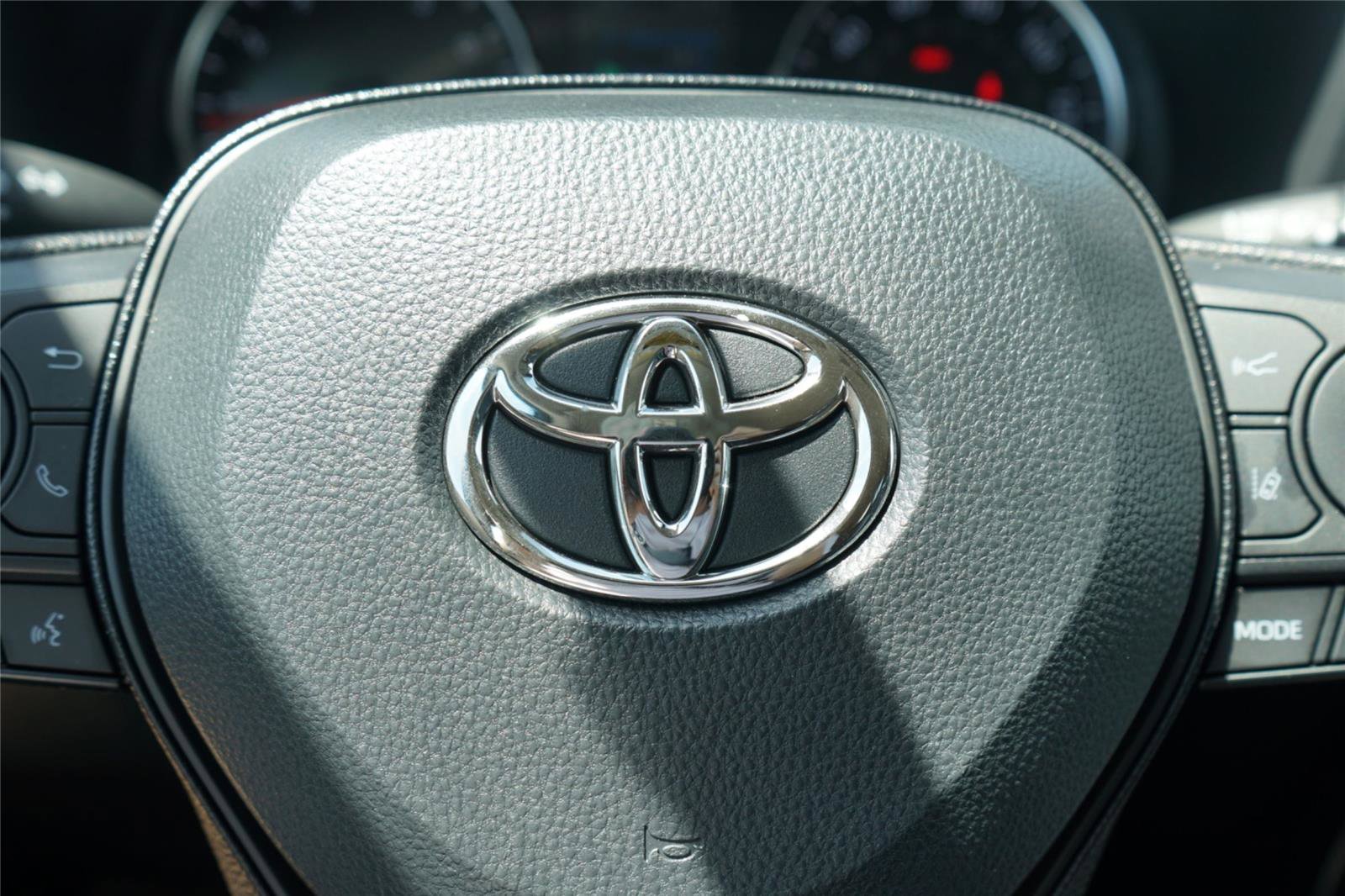 Used 2020 Toyota RAV4 XLE FWD image 15