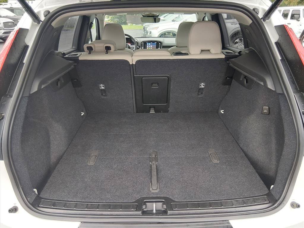 Used 2023 Volvo XC40 B4 Ultimate FWD image 15